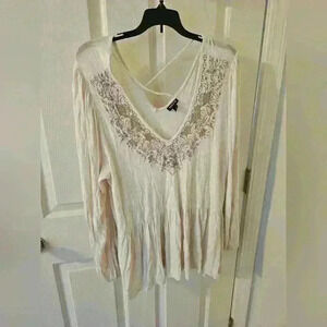 Torrid Plus Size Babydoll V-Neck Embroidered Long Sleeve Size 3